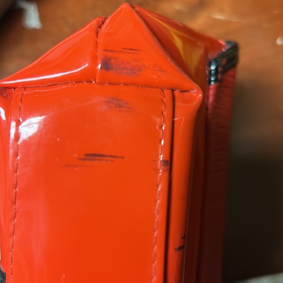 Stylish Red Wristlet with Black Trim - Picture 4 of 7